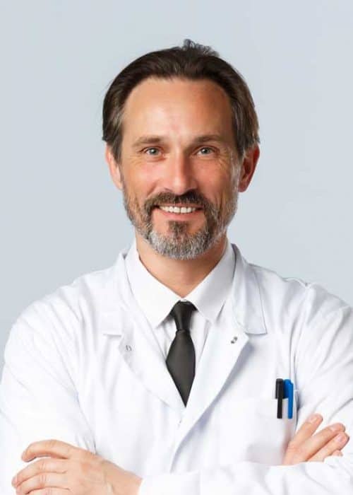 Dr. Tomas García